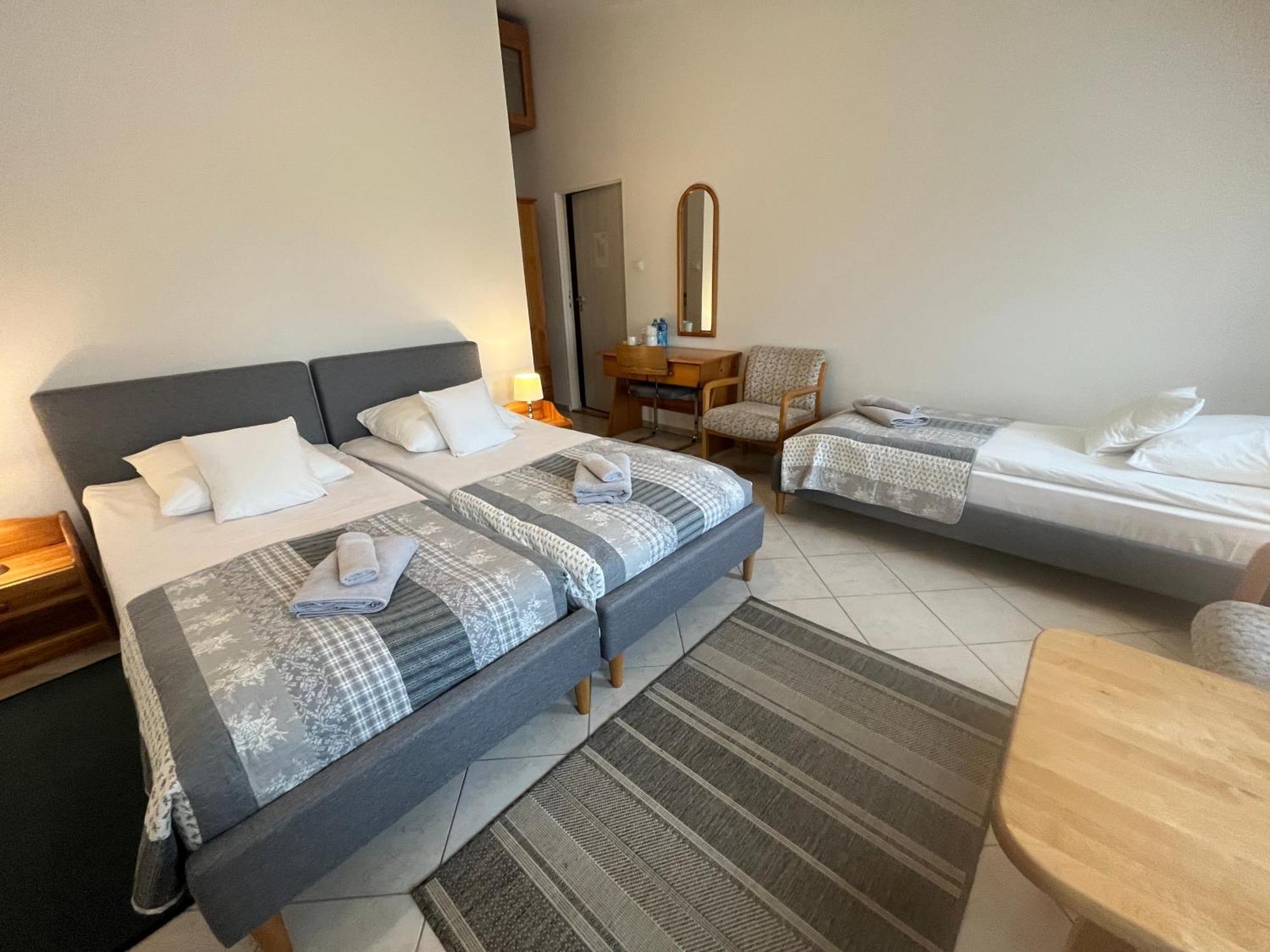 Hotel Gosciniec Jantar Giżycko Exteriér fotografie